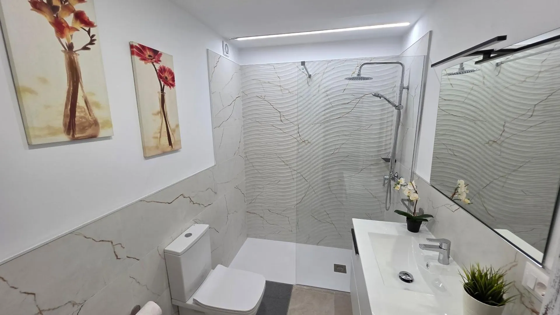 San Marino With Heated Pool, Only 450 Meters To The Beach, Aircondition, Wifi Arona  0*, Arona (Tenerife) Španělsko