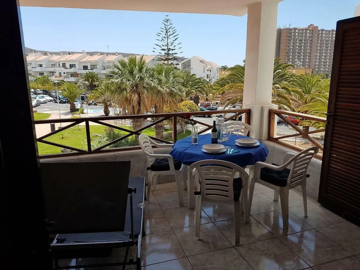 San Marino With Heated Pool, Only 450 Meters To The Beach, Aircondition, Wifi Arona  0*, Arona (Tenerife)